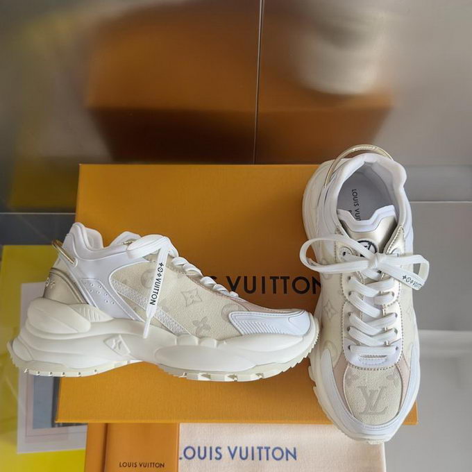 Louis Vuitton Sneakers Wmns ID:20250217-111